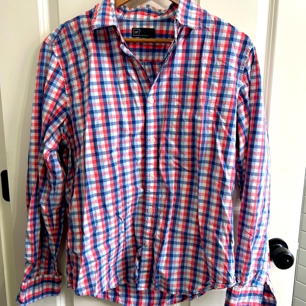 EUC Gap size Large cotton button up shirt. Blue orange white. Casual cool